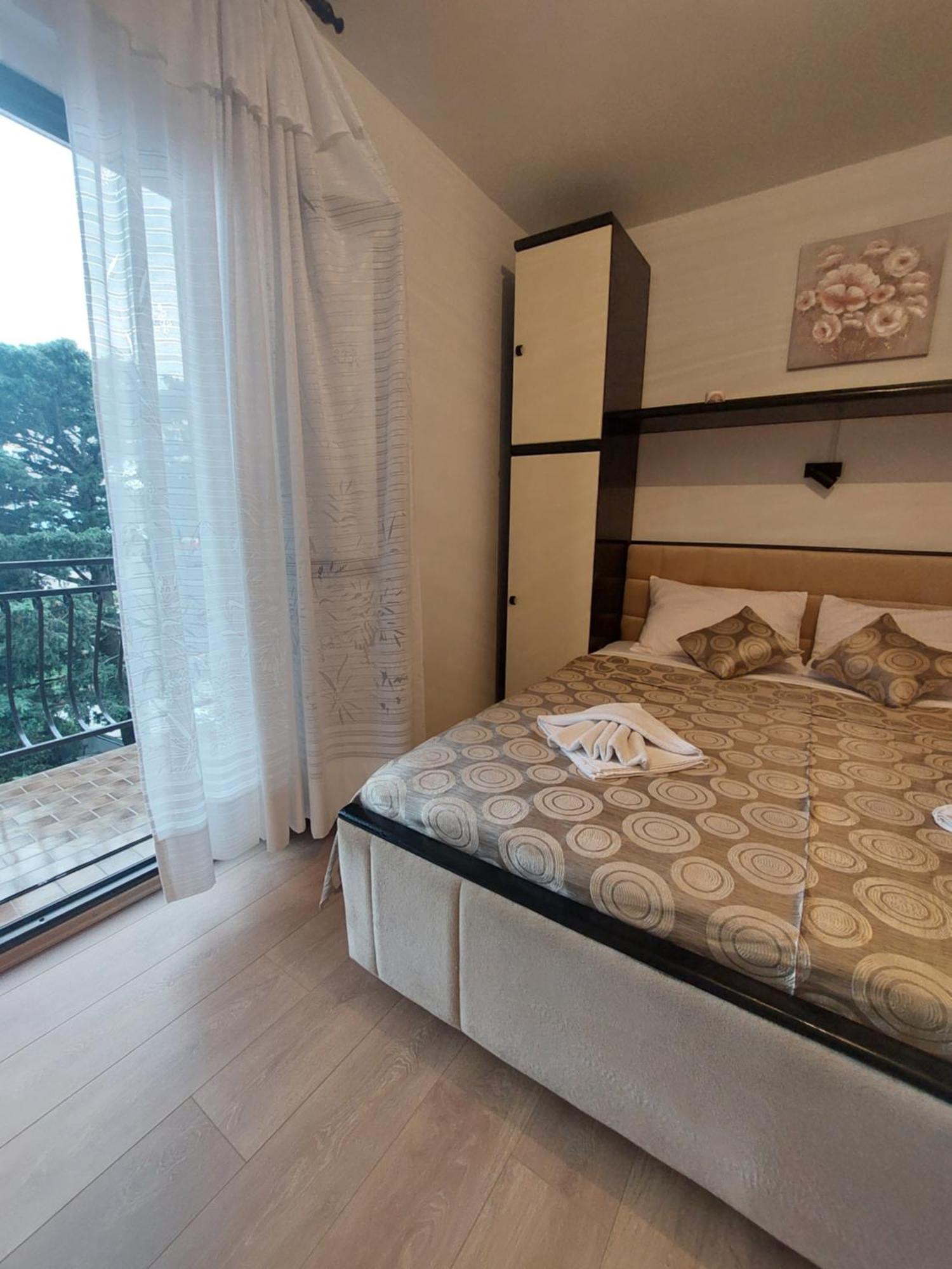 Holiday Room - The View โนวีวีโนดอลสกี ภายนอก รูปภาพ