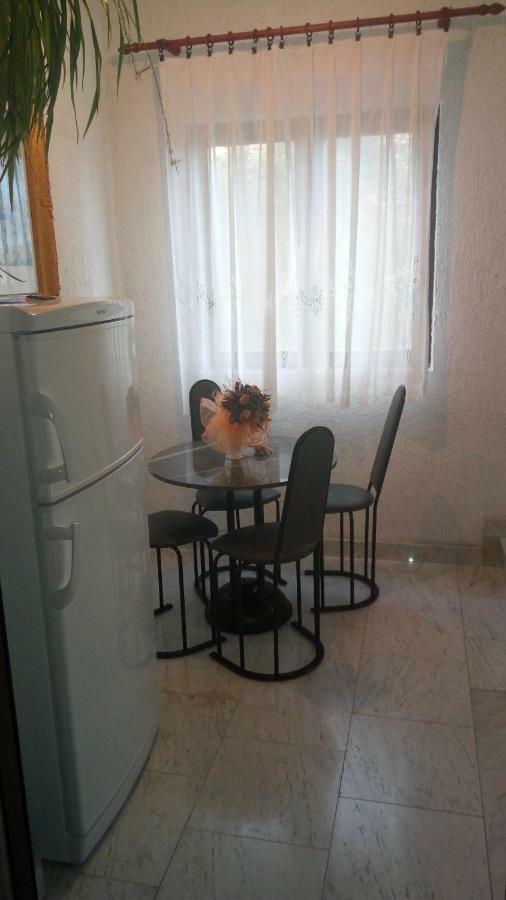 Holiday Room - The View โนวีวีโนดอลสกี ภายนอก รูปภาพ
